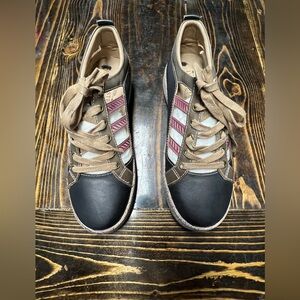 L'Artiste by Spring Step Porscha lace-up leather sneakers 42.  Women’s 11 1/5